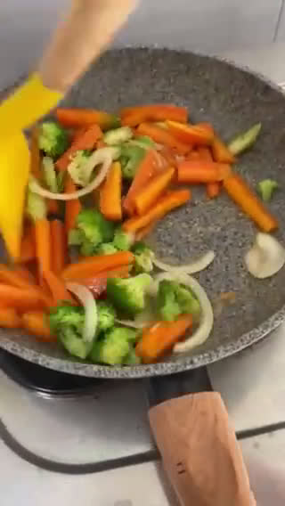 Foto langkah ke 3 dari resep Sautee vegetable🥦🥕🍅.