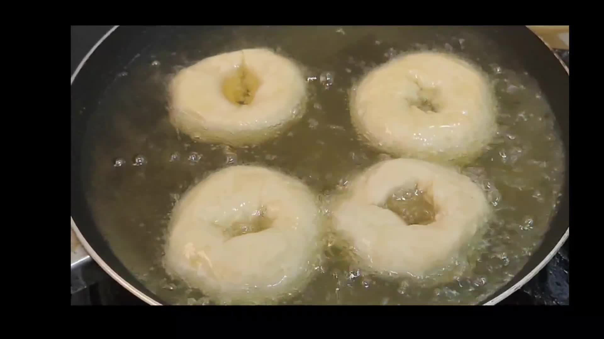 Foto langkah ke 3 dari resep Donat Maizena.