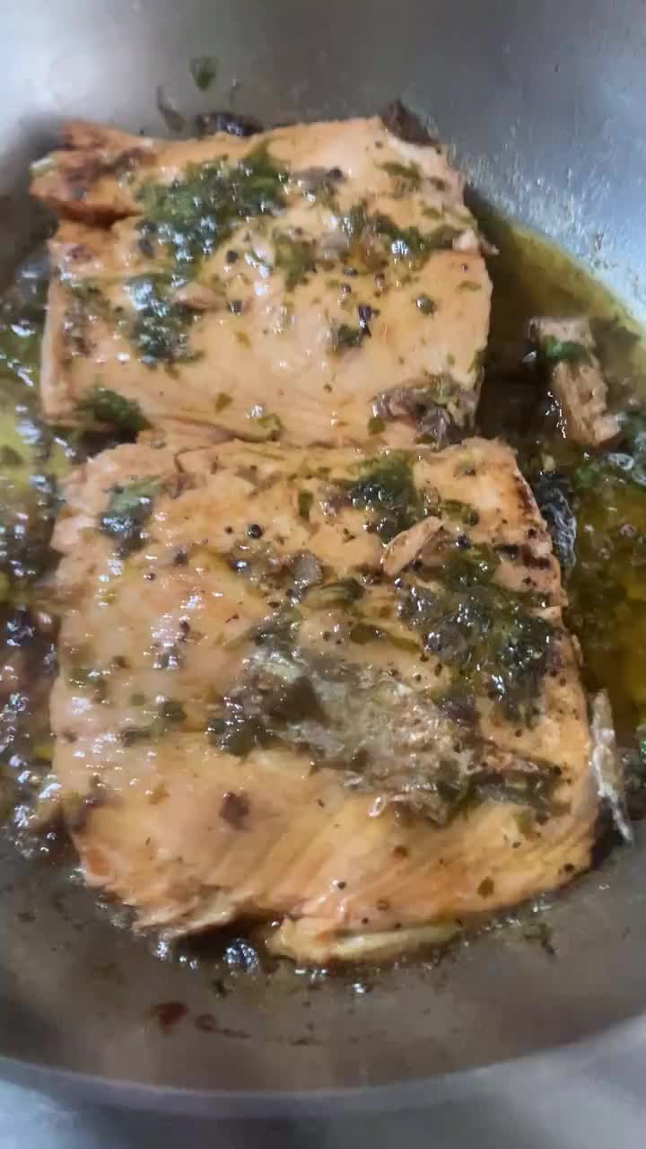 Foto del paso 6 de la receta: "Salmón a la mexicana con vinagreta de cilantro"