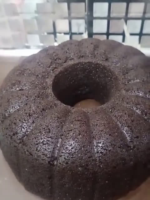 Gambar langkah 7 resipi Kek chocolate moist by ummi rizqi.