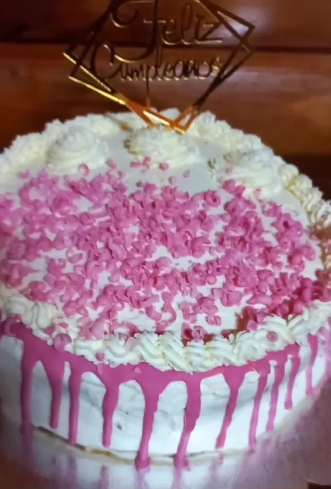 Foto del paso 4 de la receta: Torta de Cumpleaños 🎂💃🥰