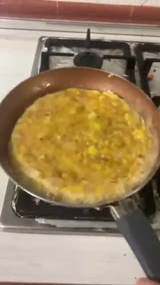 Foto del paso 4 de la receta: Tortilla de patata 🥔
