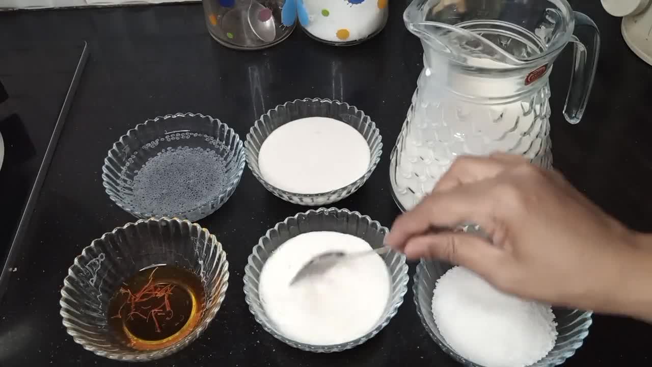 A picture of step 1 of Kesar Badam ka Sarbat.