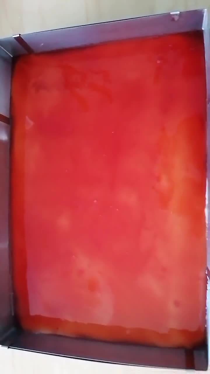 Foto del passaggio 5 della ricetta Quadrotti lime e fragole