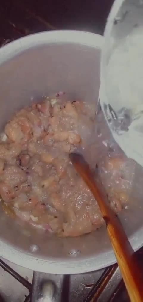 صورة لخطوة 1 من وصفة فول (للسحور) 🧆