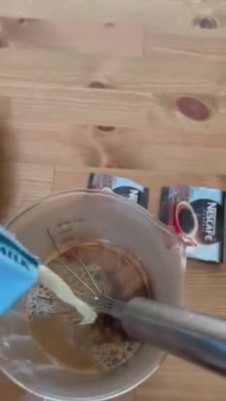 Foto langkah ke 1 dari resep Kopi Susu Gula Aren Instan.