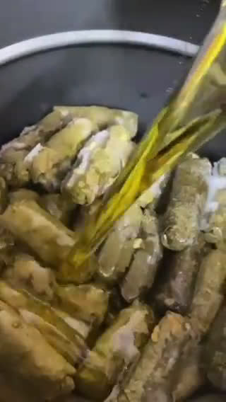 صورة لخطوة 2 من وصفة خلطه (صوص) ورق العنب بجدر الضغط