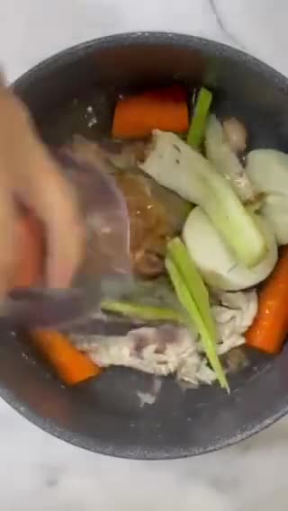 Foto del paso 1 de la receta: Caldo de huesos