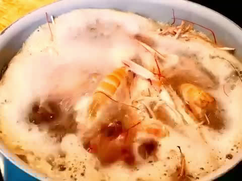 Hình bước làm 2 của món Langoustines (Tôm Càng Biển Bắc) Làm Chín Nhanh Chấm Sốt Mayonaise