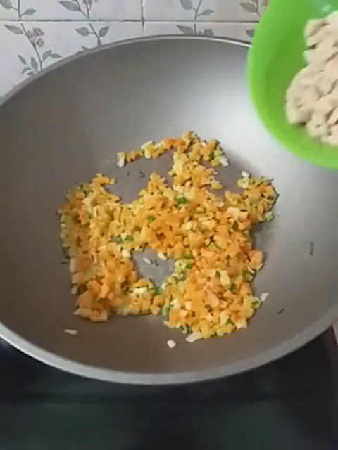 Foto langkah ke 2 dari resep 644.Miesoa Sosis Goreng (PuTel).
