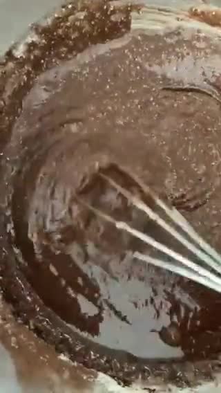 صورة لخطوة 3 من وصفة كيك الشوكلاته الصحي واللذيذ بالشوفان🍫