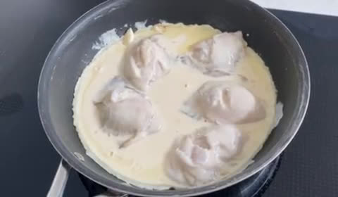 A picture of step 2 of Oysters Pancake with Bean Sprouts.