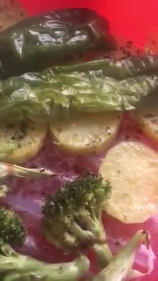 Foto del paso 3 de la receta: Bacalao al cava con verduras al vapor (en Lékué)
