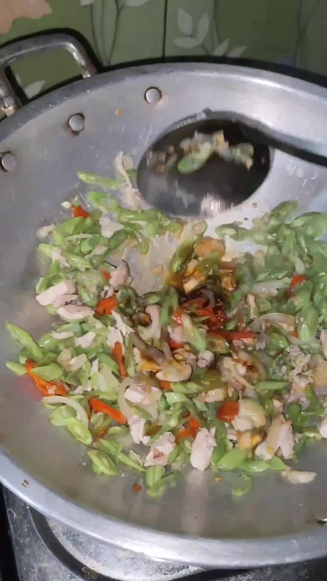 Foto langkah ke 7 dari resep Buncis ayam saus tiram.