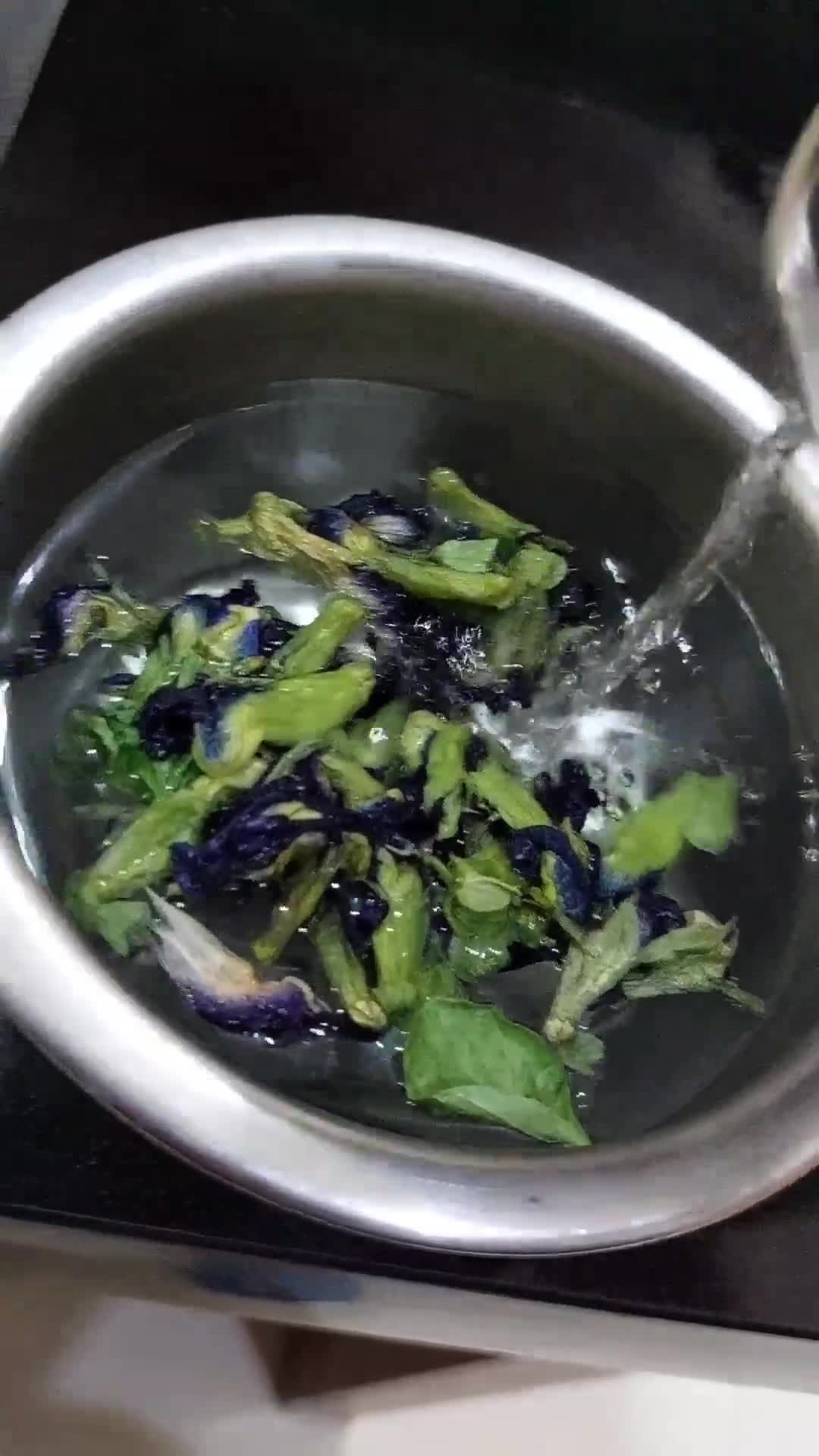 Foto langkah ke 1 dari resep The Blue Spaghetti (730).