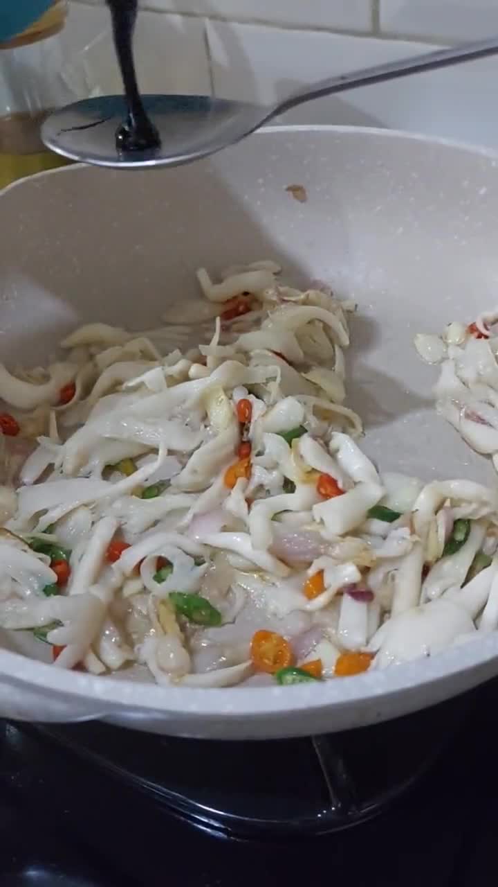 Foto langkah ke 4 dari resep Tumis Jamur Tiram.