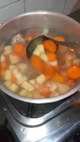 Foto langkah ke 1 dari resep Sup Ayam ala Pak Min Klaten.