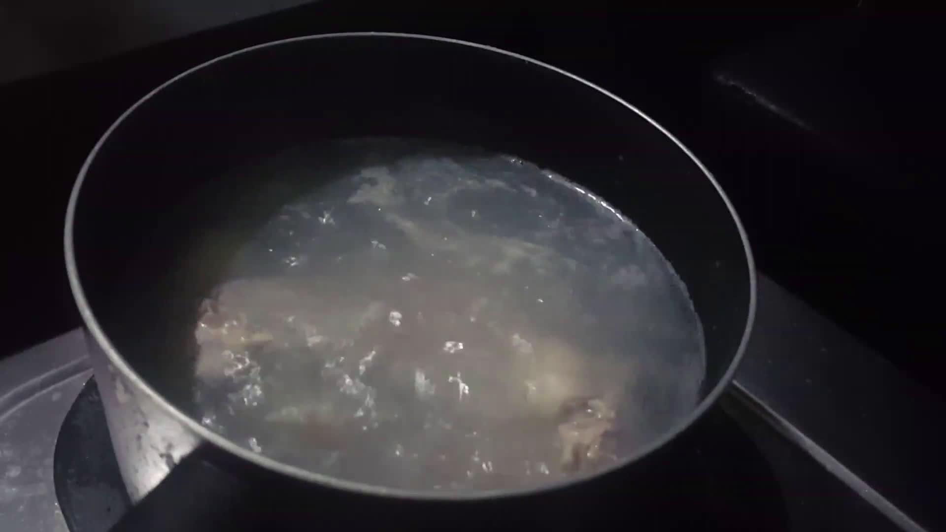 Foto langkah ke 6 dari resep Pangsit Rebus Isi Ayam Wortel.