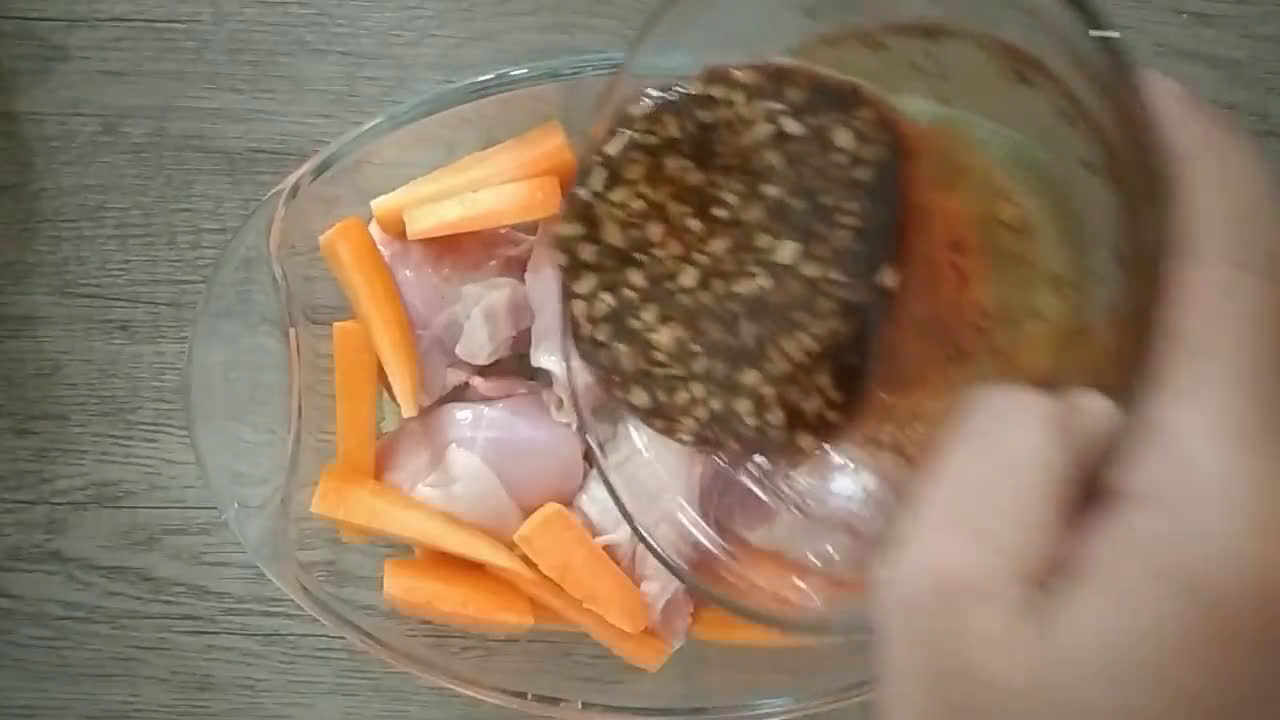 Foto langkah ke 3 dari resep Baked honey soy chicken.