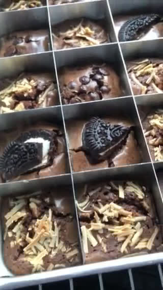 Foto langkah ke 6 dari resep Fudgy Brownies.