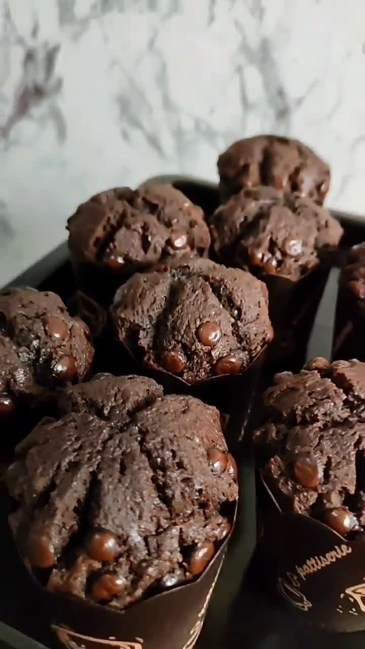 Foto langkah ke 4 dari resep Chocolate Custard Muffin.