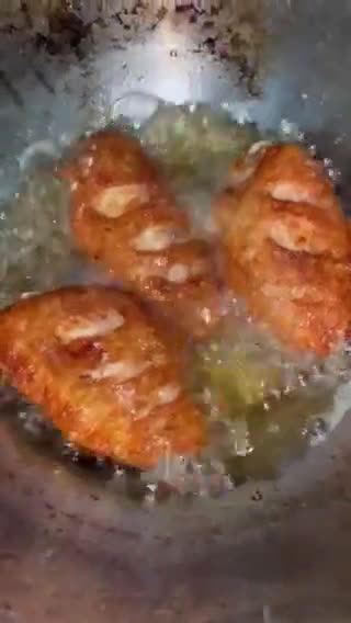 รูปขั้นตอนการทำที่ 7 ของ ปีกไก่ทอดน้ำปลา (ในกระทงใบตอง)