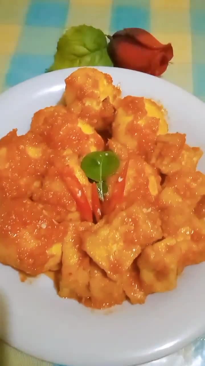 Foto langkah ke 8 dari resep Telur dan tahu bumbu merah.