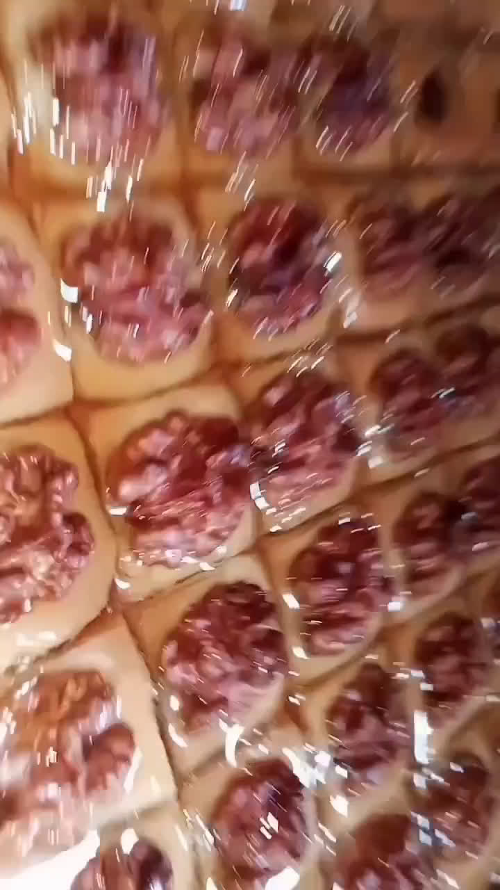 صورة لخطوة 3 من وصفة بقلاوة روايال للعيد 😍