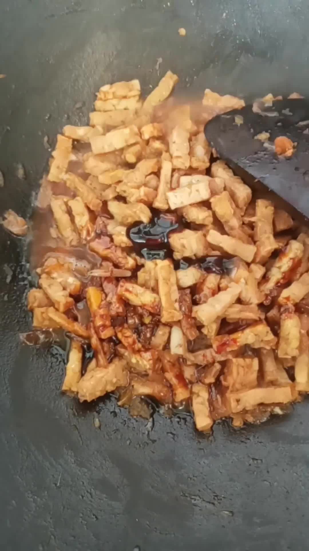 Foto langkah ke 4 dari resep Orek Tempe Pedas Manis.