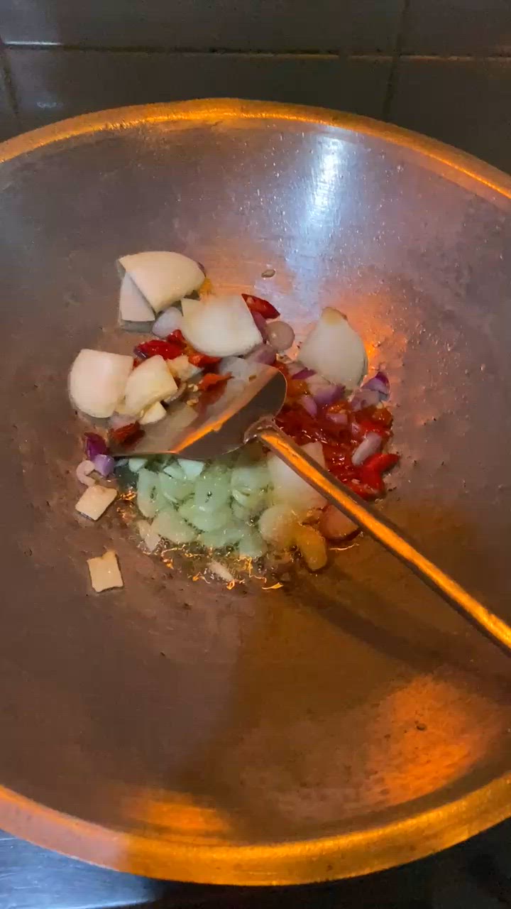 Foto langkah ke 2 dari resep Tumis Labu Siam dan Jagung.