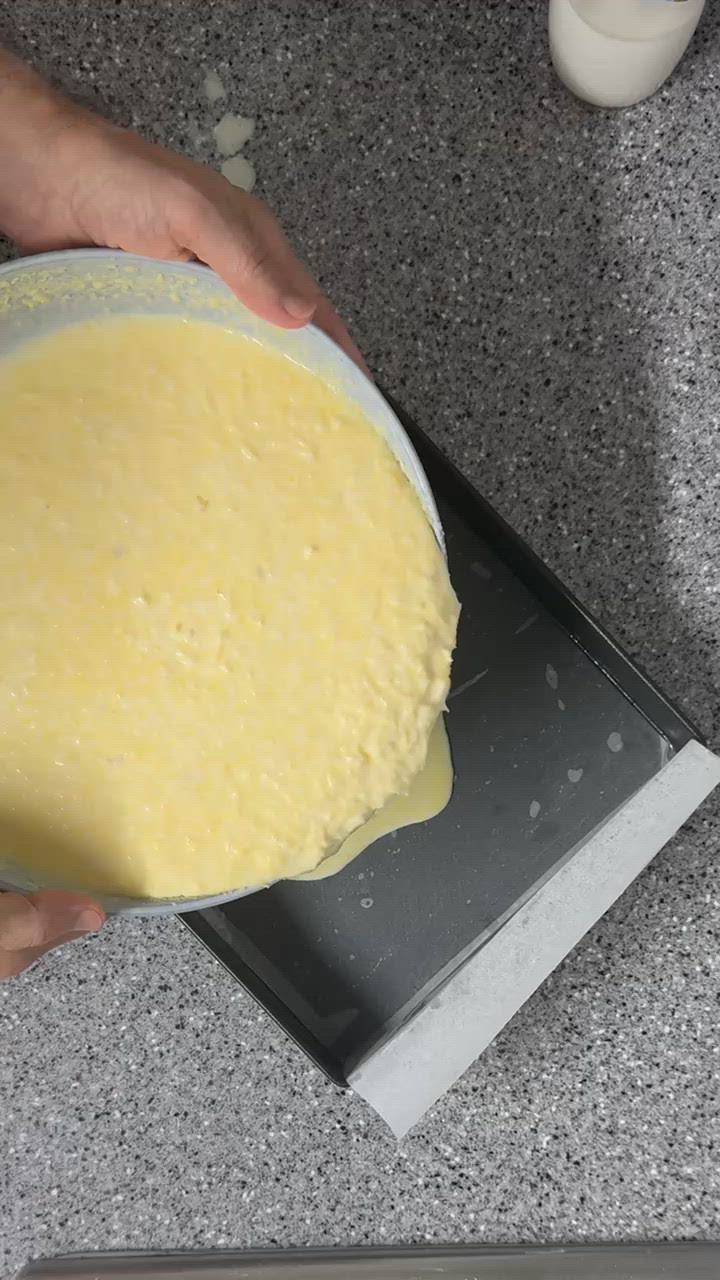 Foto del passaggio 4 della ricetta Torta al Cocco Morbida e Umida Senza Glutine
