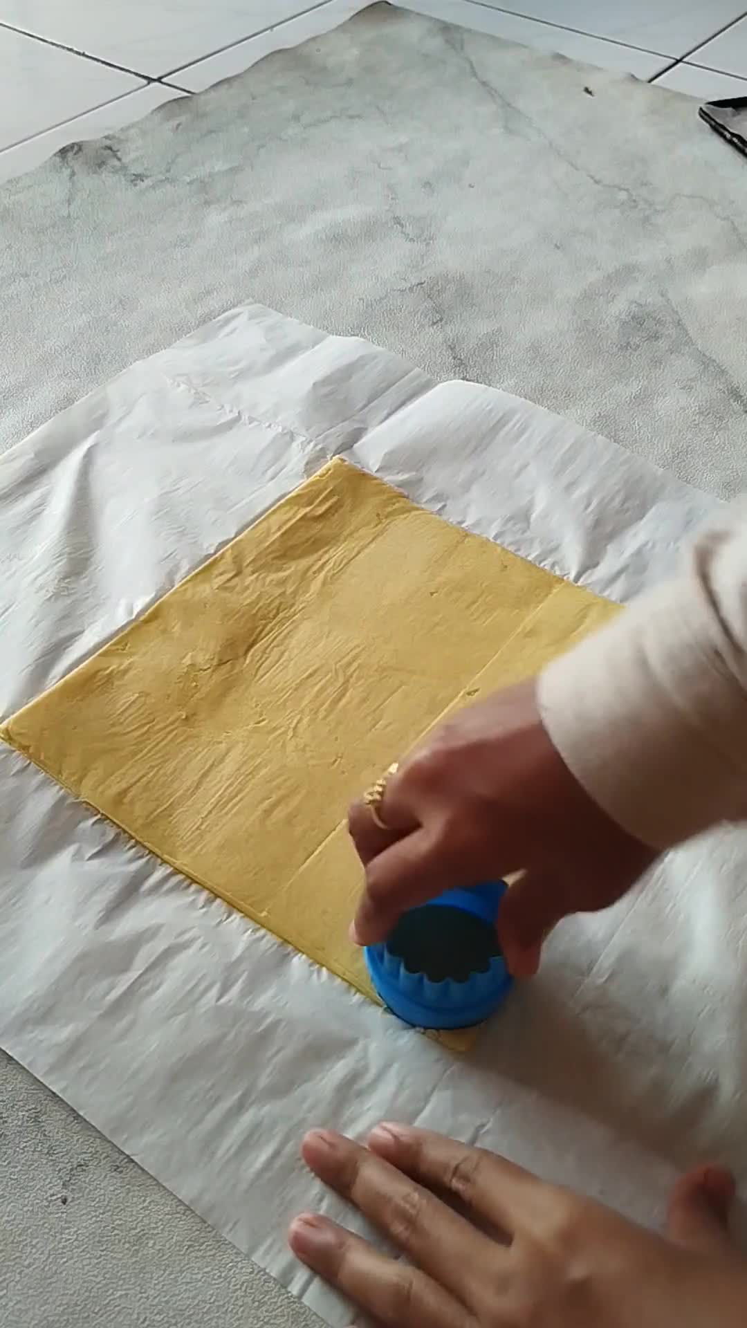 Foto langkah ke 7 dari resep Choux Au Craquelin.