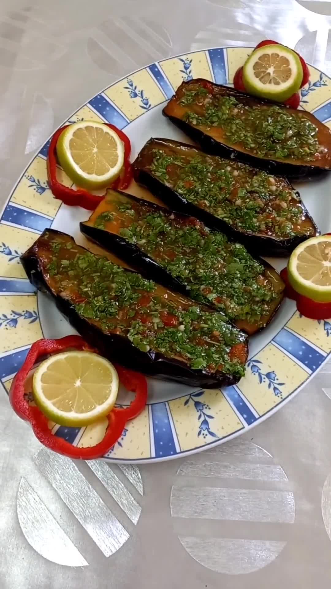 صورة لخطوة 2 من وصفة مخلل الباذنجان 😋