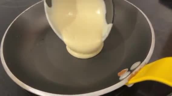 Nutellával töltött amerikai palacsinta recept fázis 4 fotója