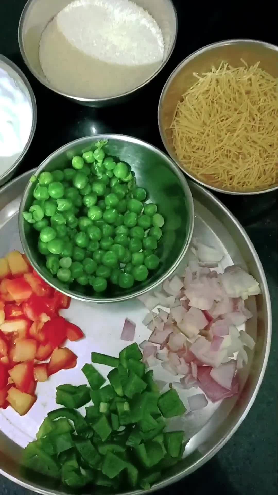 बैम्बिनो सेवई इडली (Bambino sevai Idli recipe in Hindi) रेसिपी चरण 1 फोटो