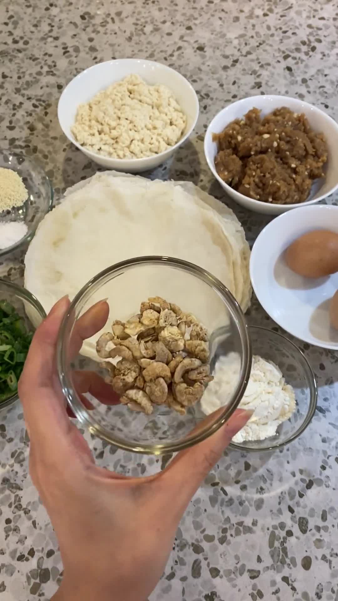 Foto langkah ke 1 dari resep Martabak ayam ebi.