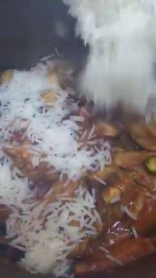 صورة لخطوة 4 من وصفة مقلوبه 😋