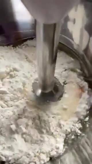 Foto del paso 10 de la receta: Bizcocho de limón 🍋 requetefácil, con las medidas de un yogur