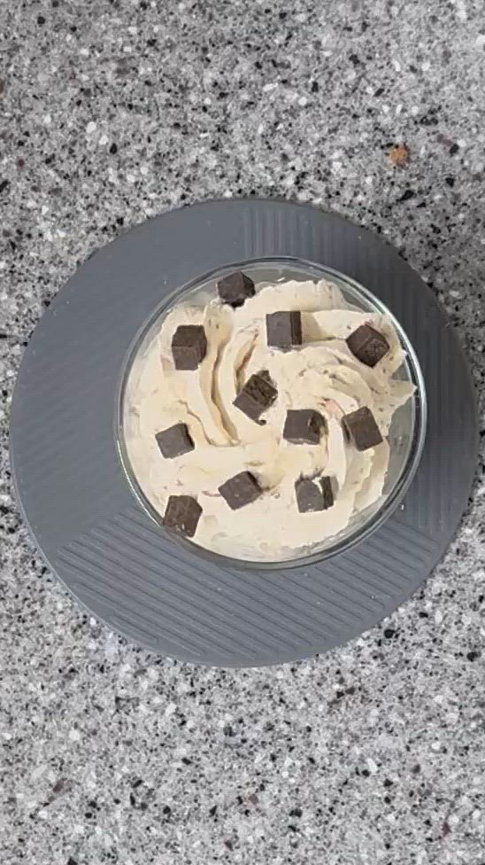 Foto del passaggio 6 della ricetta Mousse al Dulche de Leche e Biscoff