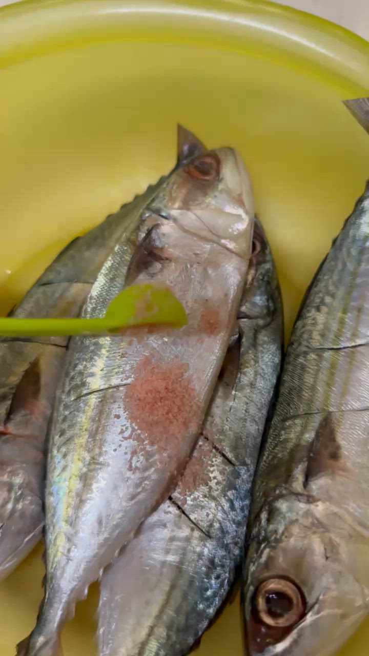 Foto langkah ke 2 dari resep 636. Balado Ikan Kembung Banjar.