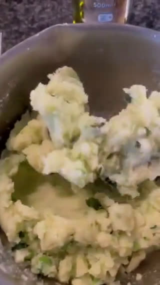 Foto langkah ke 2 dari resep MASHED POTATOES Sehat & STEAMED SALMON.