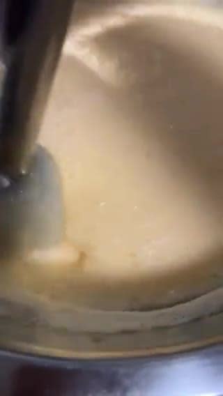 Foto del paso 1 de la receta: Coca con turrón de almendra