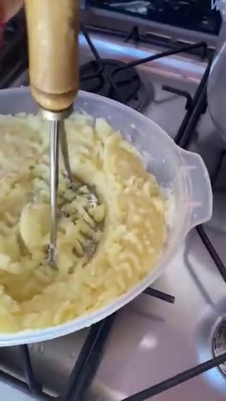 Foto del paso 2 de la receta: Ñoquis rellenos de queso