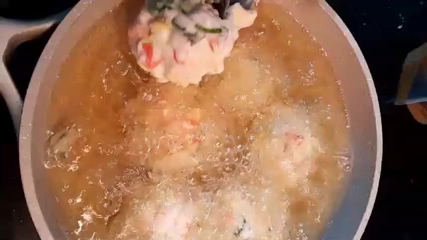 Foto langkah ke 4 dari resep Bola Bola Sayur Goreng.