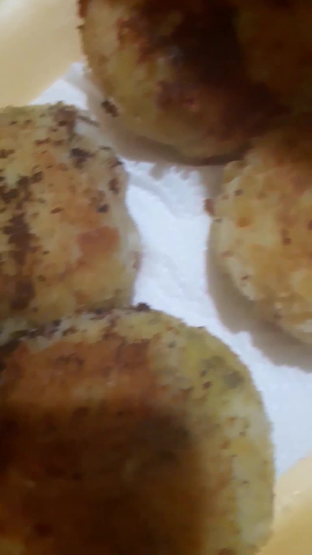 Foto del paso 10 de la receta: Bombas de papa rellenas de queso y de queso y paleta!!