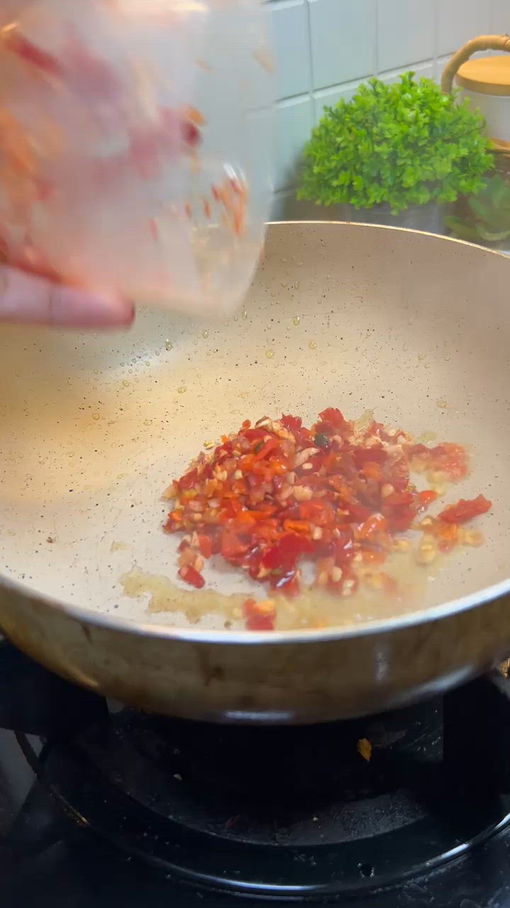 Foto langkah ke 1 dari resep Nasi Bakar Ayam Suwir Nanas.