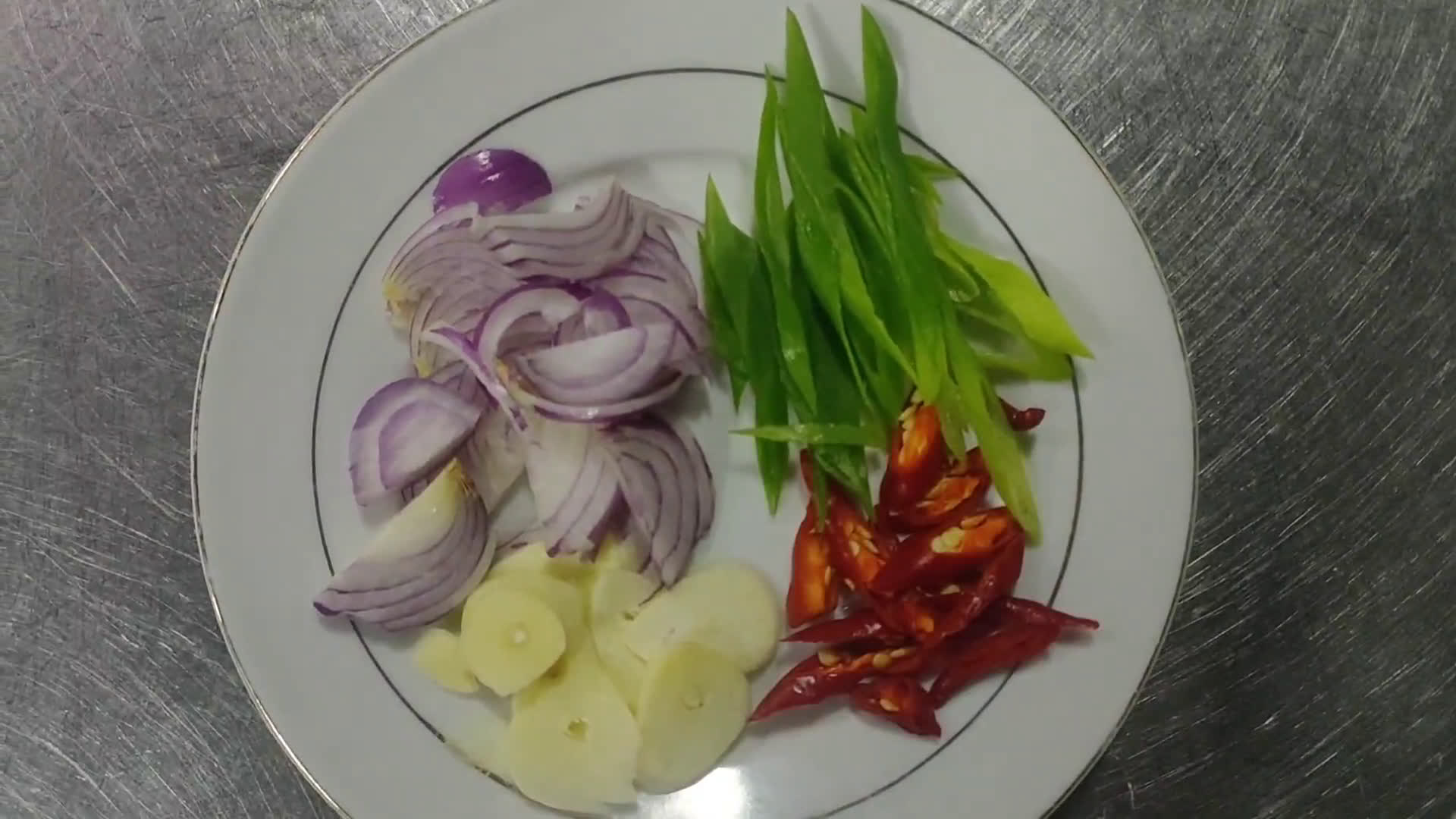 Foto langkah ke 1 dari resep Resep Tumis Bunga Kol Wortel Daging Sapi Iris Saus Tiram.