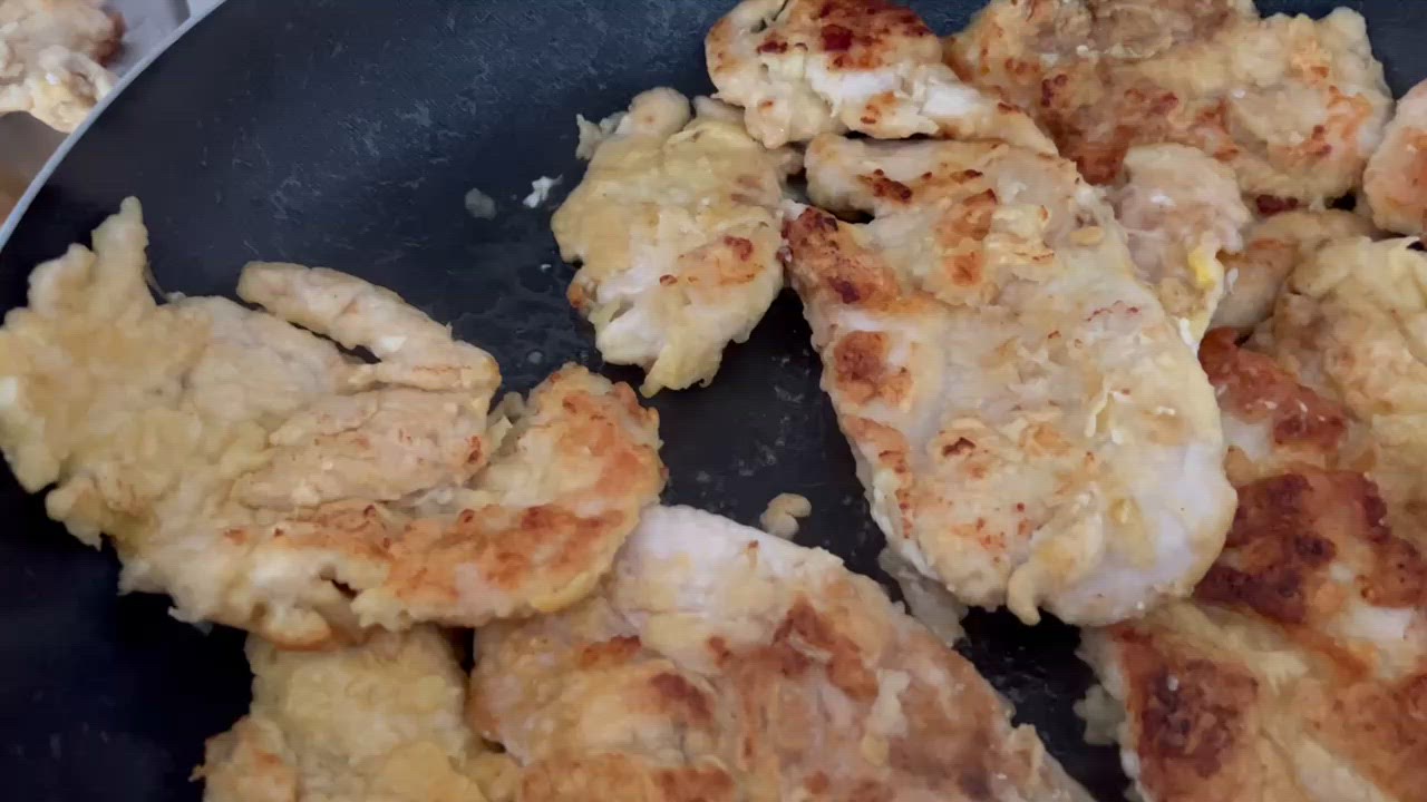 Foto del passaggio 4 della ricetta Petto di pollo sfizioso