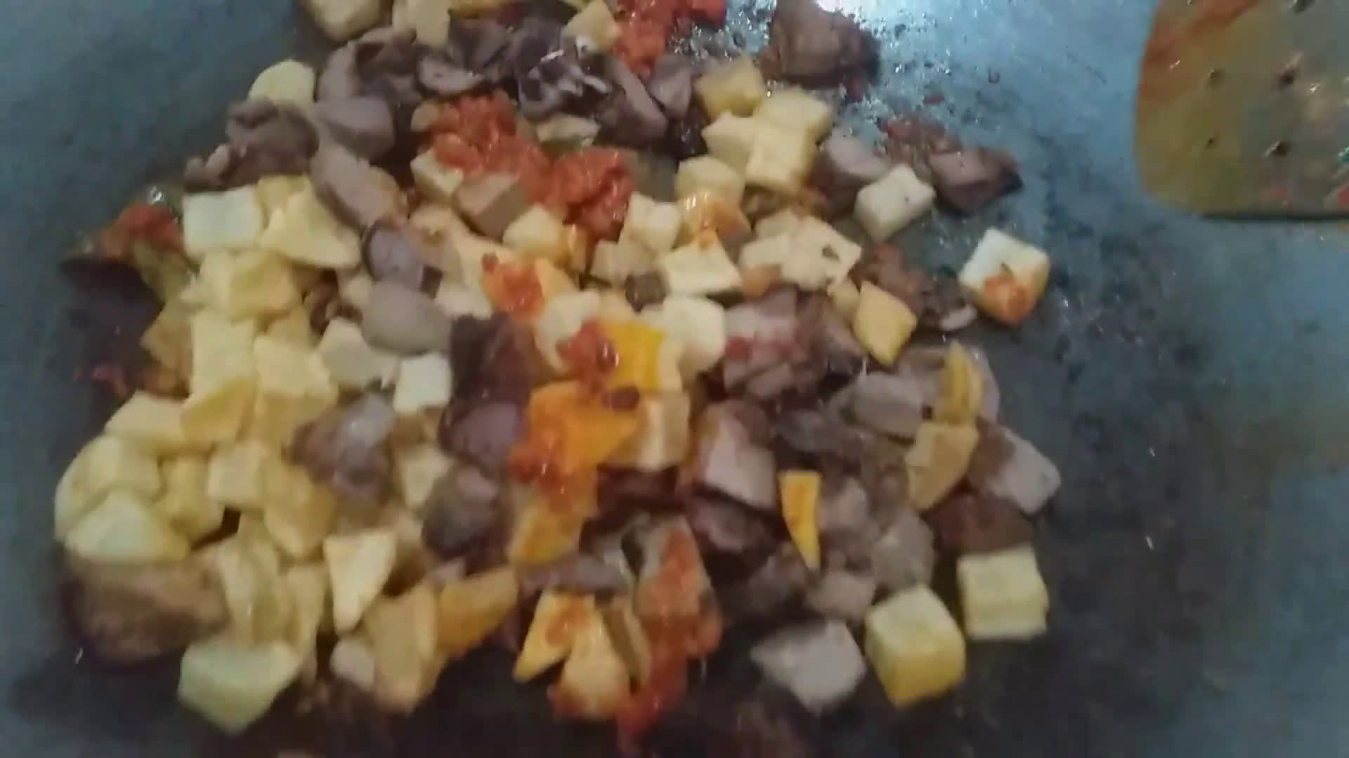 Foto langkah ke 4 dari resep 10. Sambal Goreng Kentang Ati Ampela.
