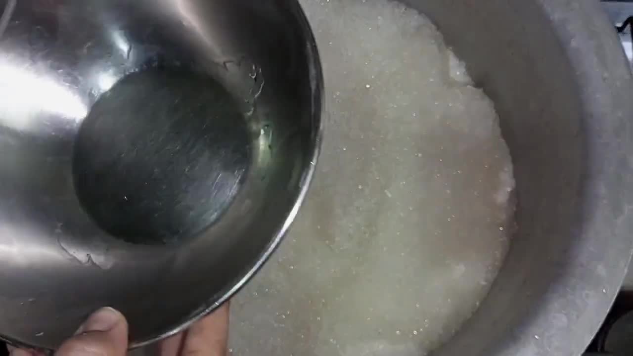 A picture of step 1 of Suji Ka Halwa💛🤤.